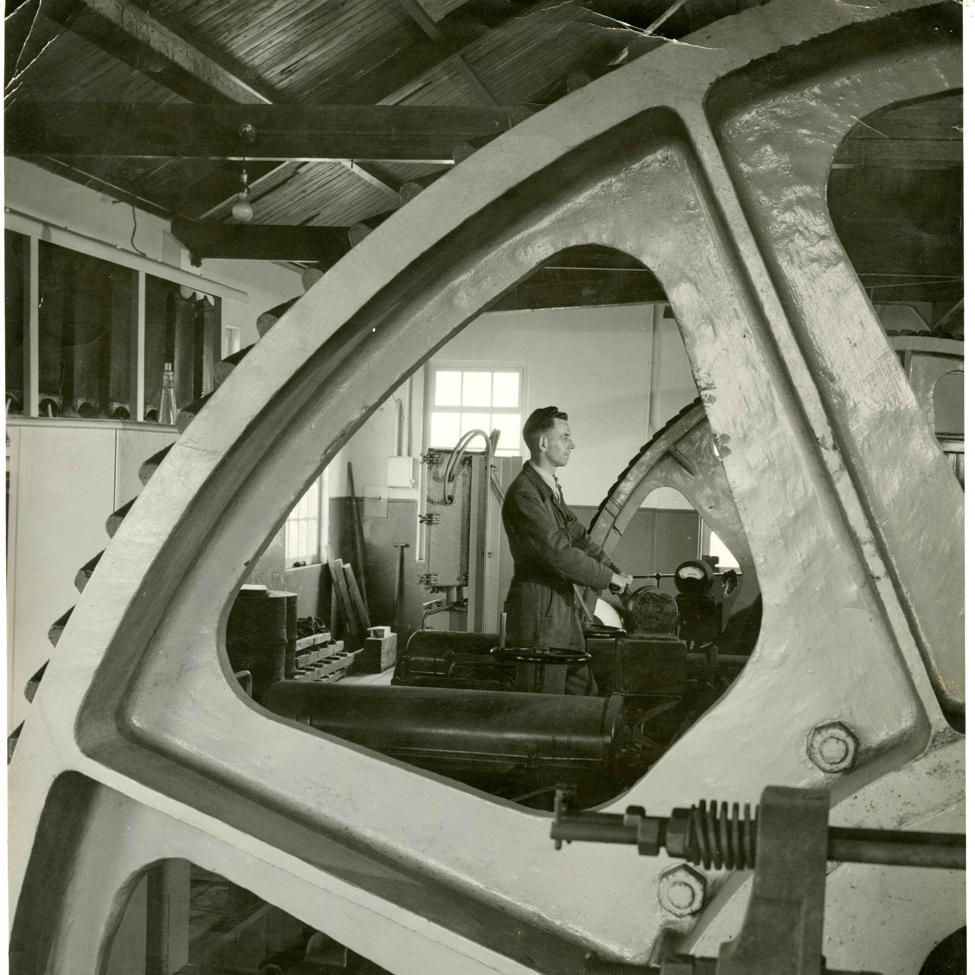 Photograph of interior of winchhouse at Ayrshire Dockyard Irvine